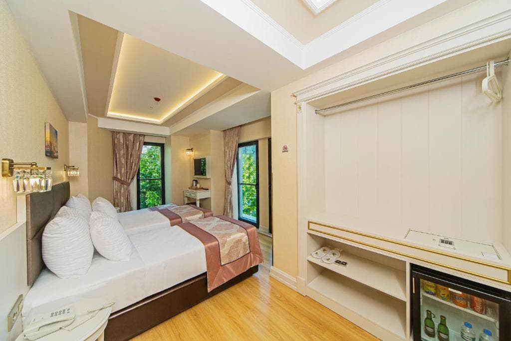 Grand Naki Hotel - 11