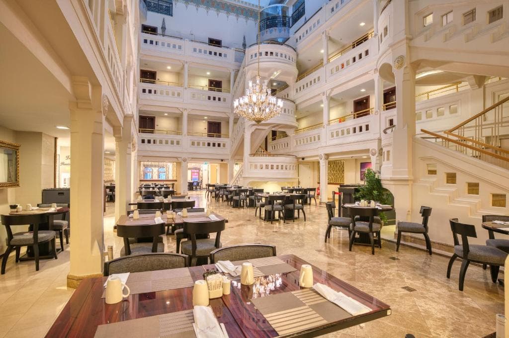 Crowne Plaza Old City Hotel - 11