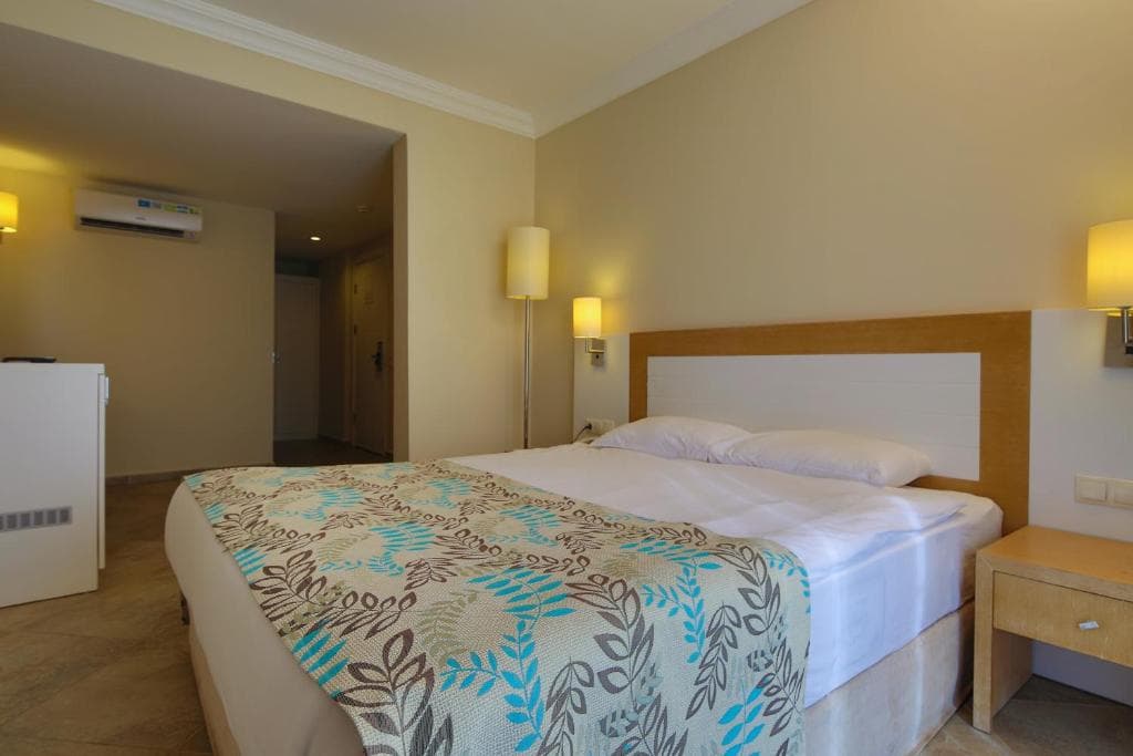 Green Bay Resort And Spa - 23