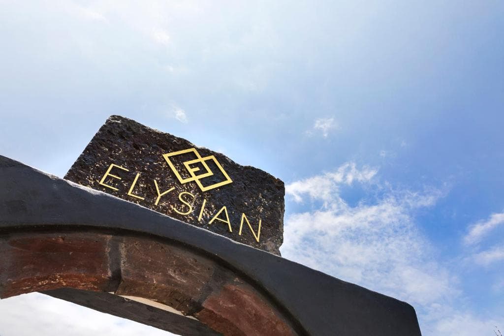 Elysian Santorini - 9