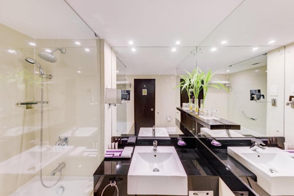 Cinnamon Lakeside Colombo