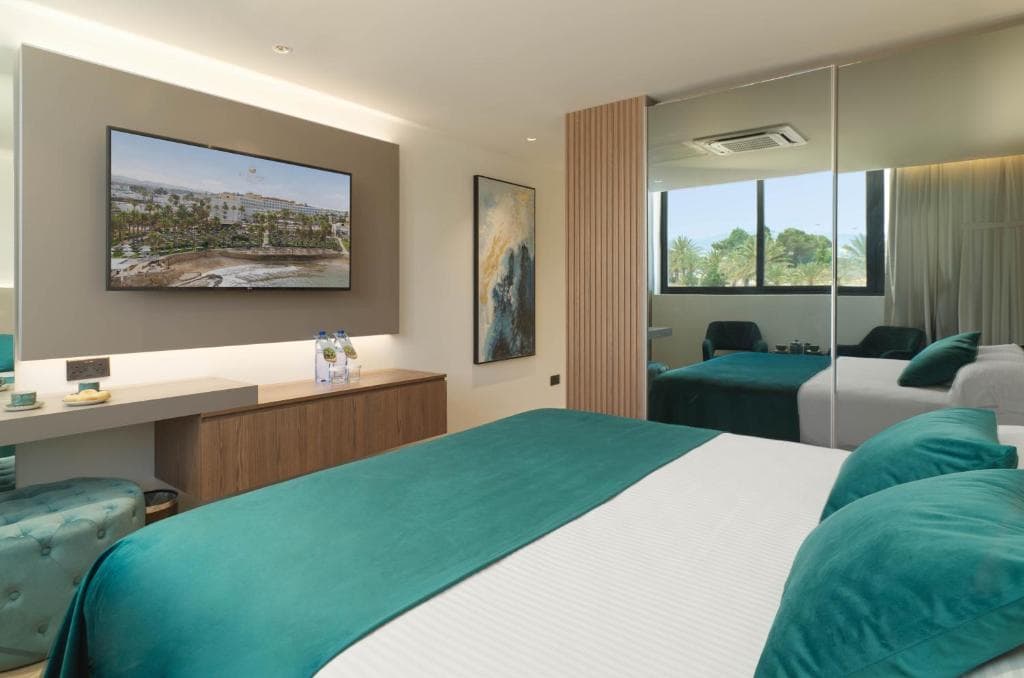 St George Beach Hotel & Spa Resort - 20