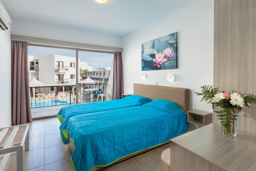 Penelope Beach Hotel Apts - 10