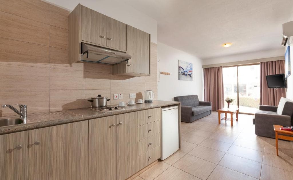 Penelope Beach Hotel Apts - 15