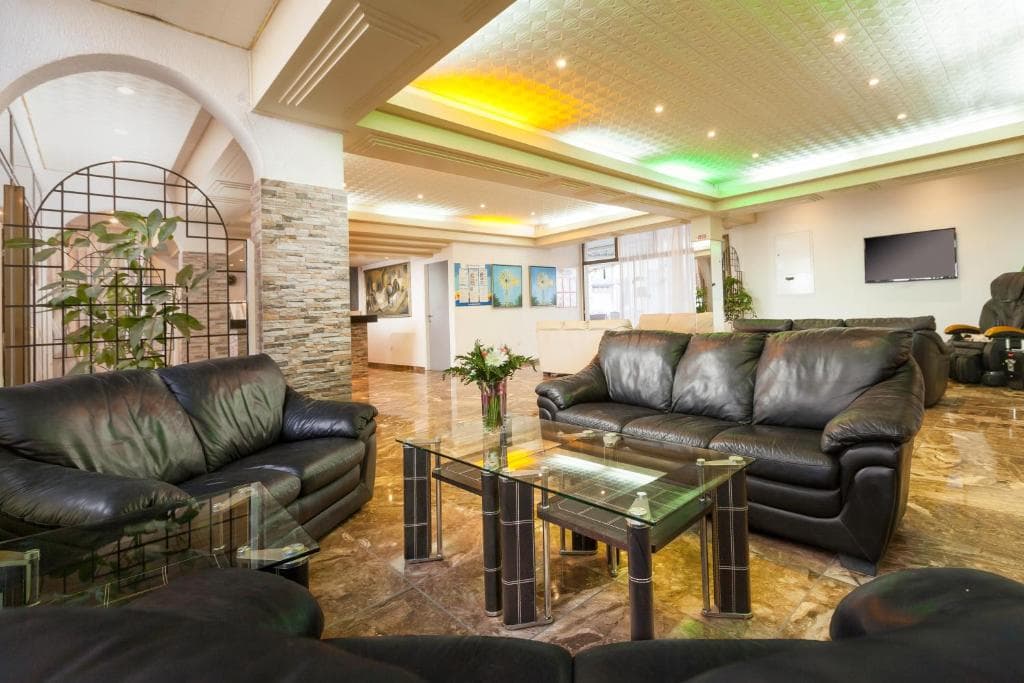 Penelope Beach Hotel Apts - 18