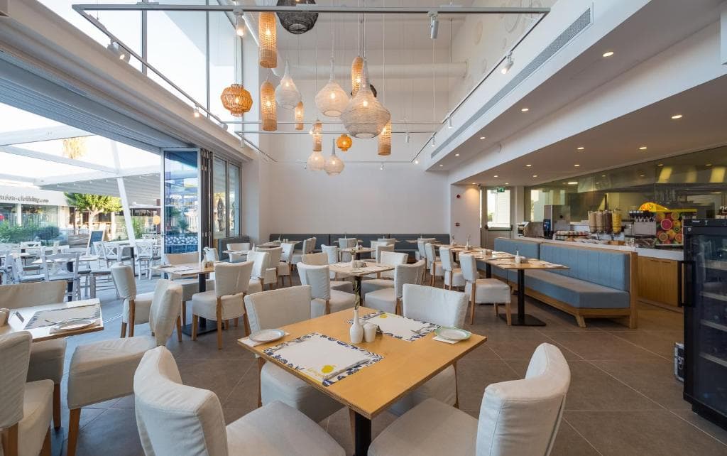 Protaras Plaza Hotel - 4