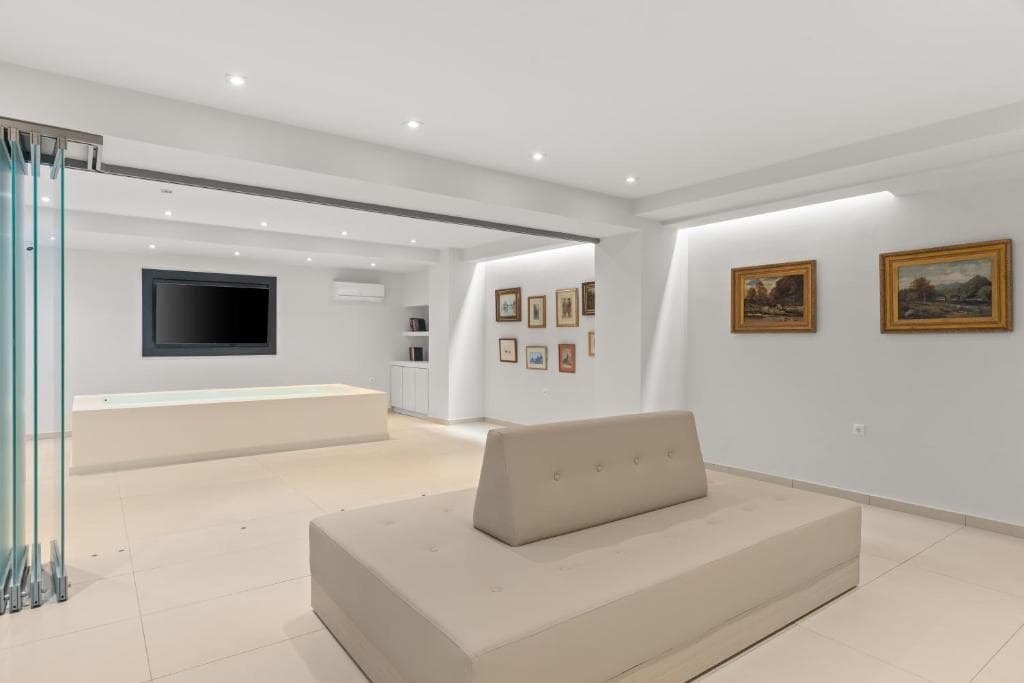 Gallery Central Piraeus Port - 40