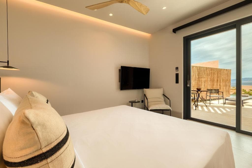 Domes Novos Santorini Resort, Autograph Collection - 15