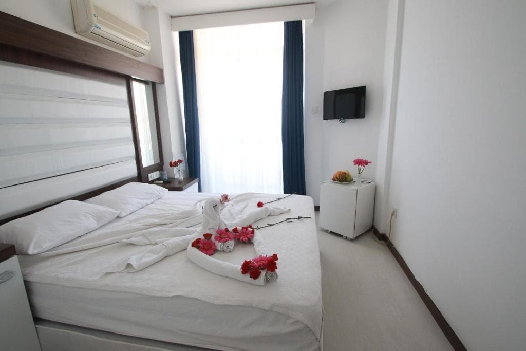 Jura Hotels Ada Beach - 9