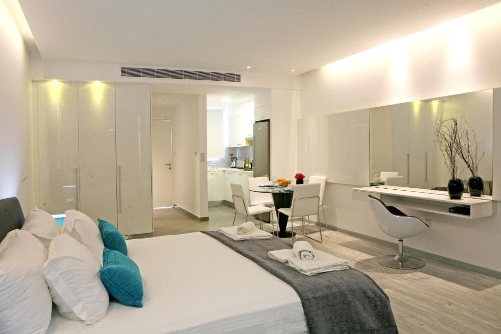 Corina Suites and Apartments - 8