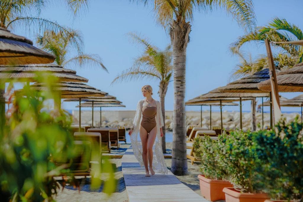 Four Seasons Hotel - 20