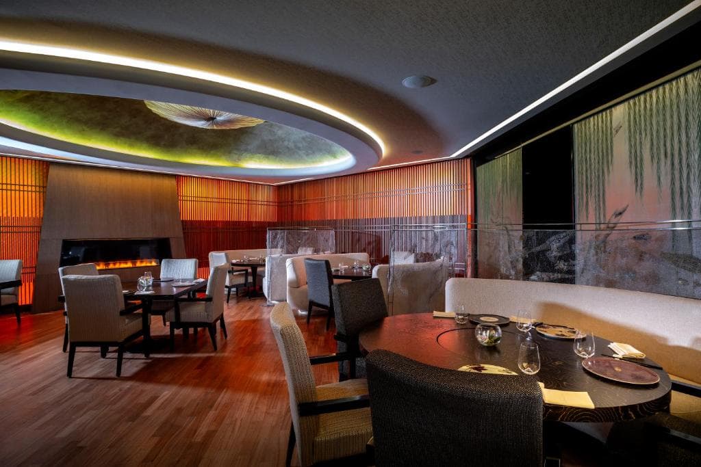 Four Seasons Hotel - 30