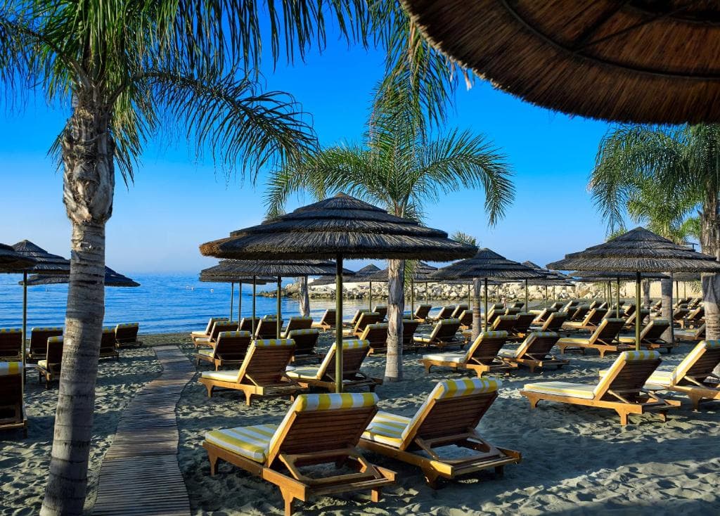 Four Seasons Hotel - 35