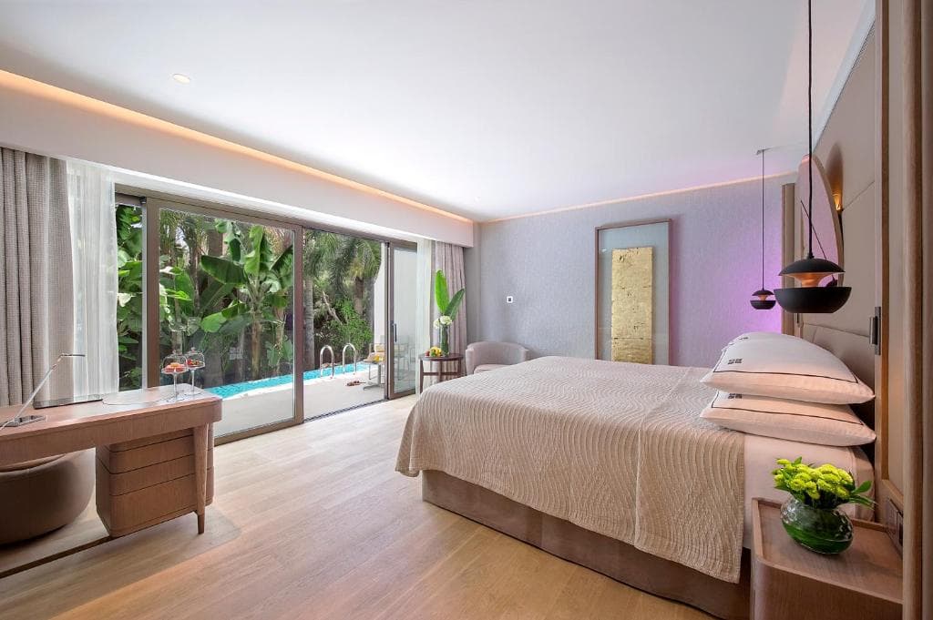 Four Seasons Hotel - 43