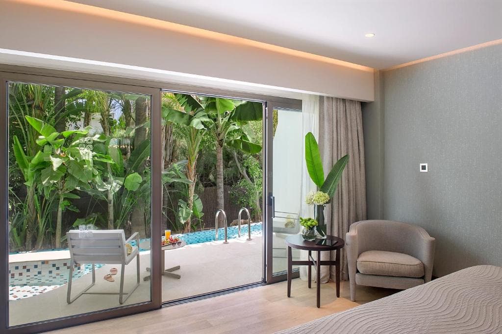 Four Seasons Hotel - 45