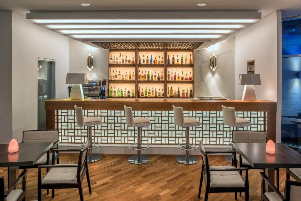 Mediterranean Beach Hotel - 21