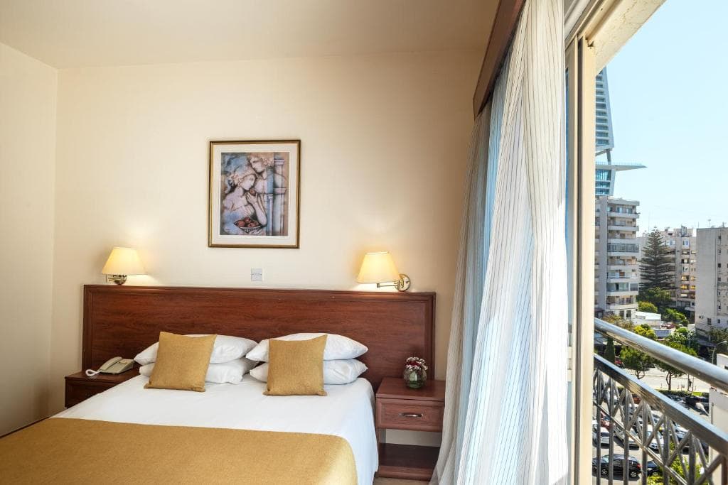 Kapetanios Limassol Hotel - 9