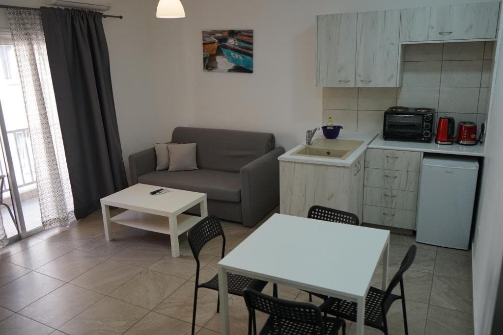 Polyxeni Hotel Apartments - 13