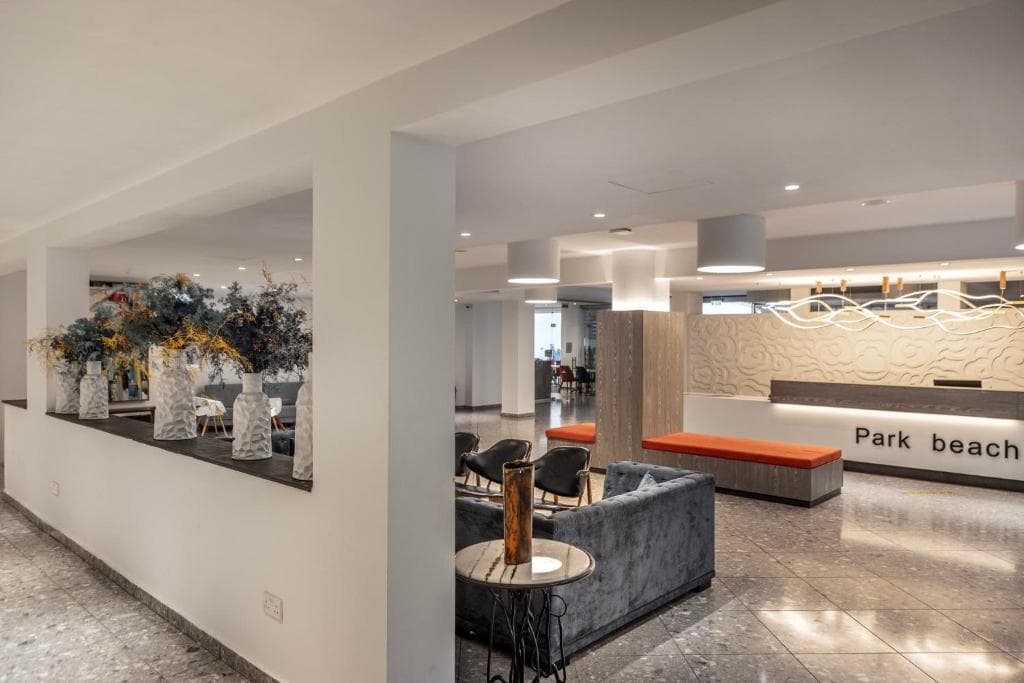 Park Beach Hotel - 11