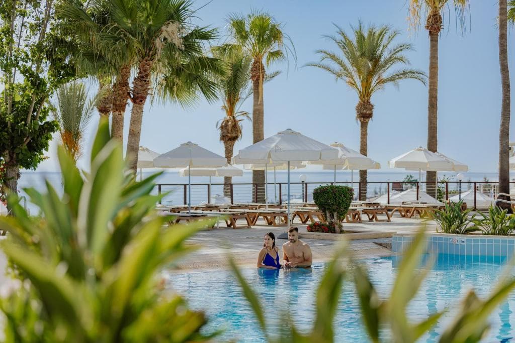 Hotel Golden Coast Beach - 4