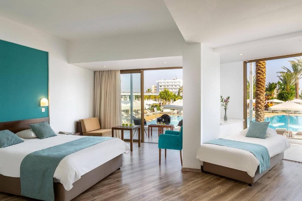 Hotel Crystal Springs Beach - 3