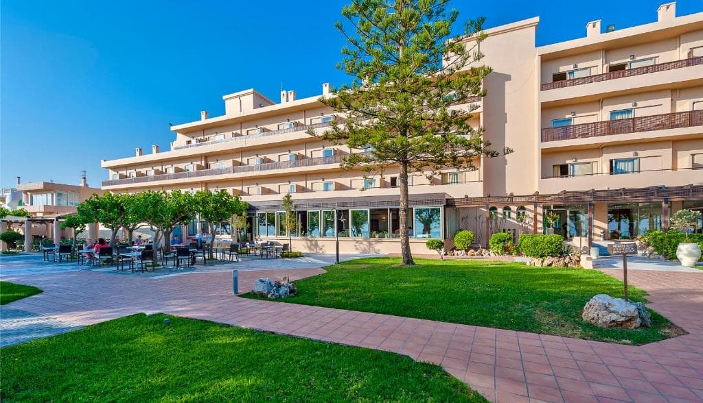 Giannoulis Santa Marina Beach Hotel - 4