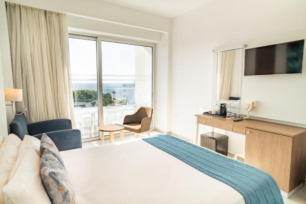 Gaia Sun N Blue Hotel - 33