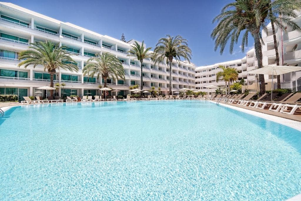 Akeah Broncemar - 28