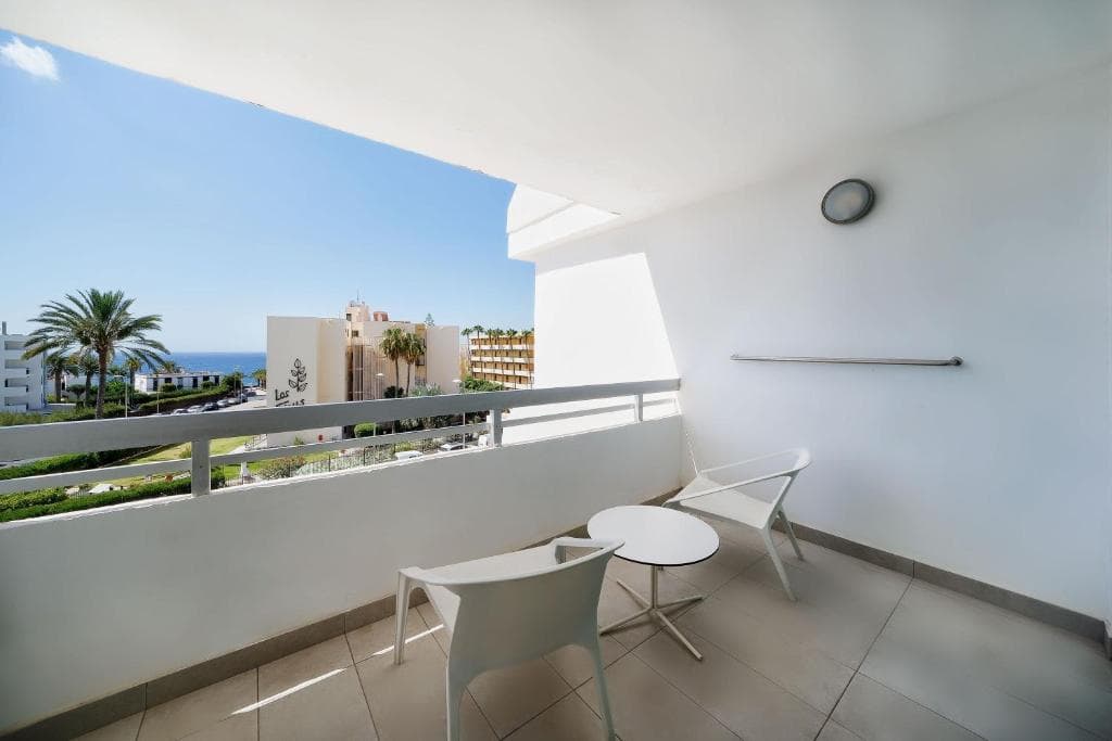 Akeah Broncemar - 35