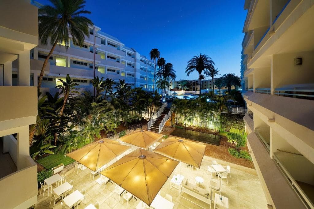 Akeah Broncemar - 40