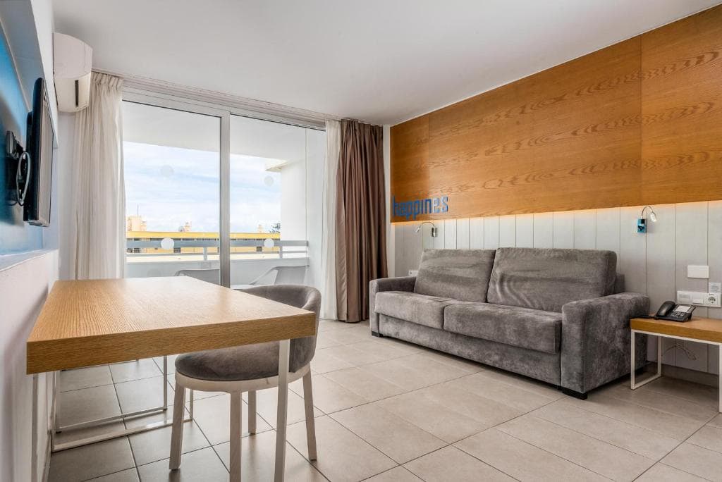 Akeah Broncemar - 45