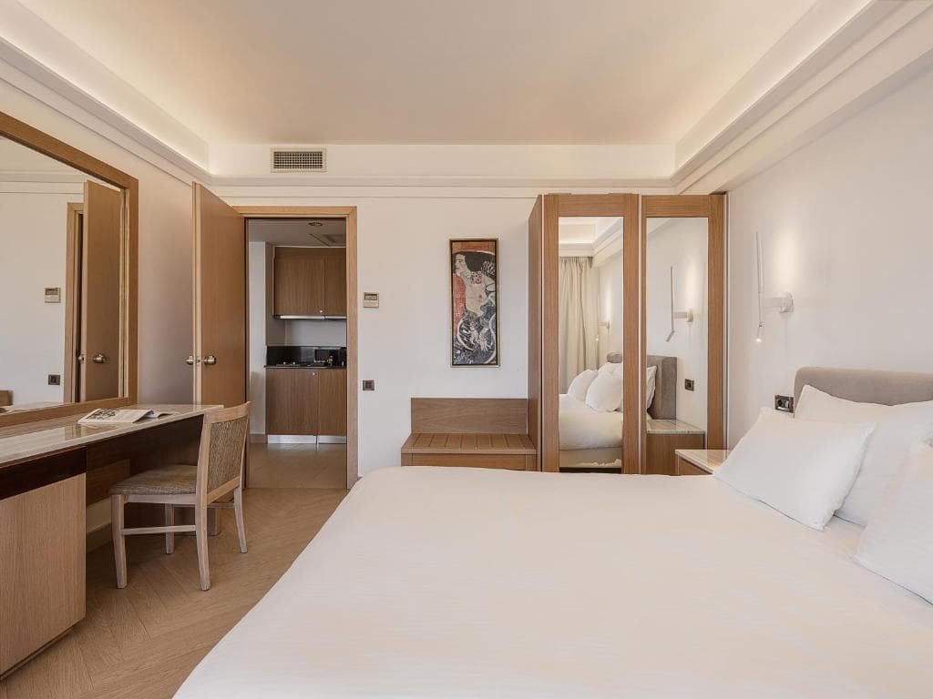 Porto Platanias Beach Resort & Spa - 4