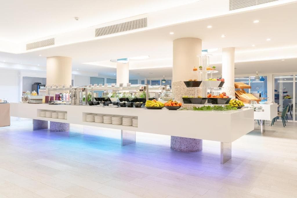 Hovima La Pinta Beachfront Family Hotel - 5