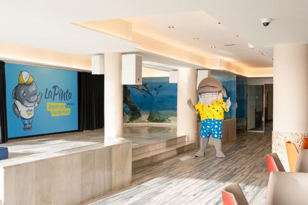 Hovima La Pinta Beachfront Family Hotel - 15