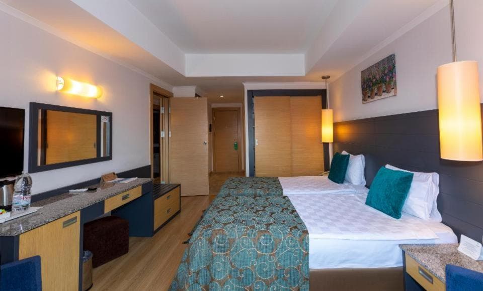 Sealight Resort Hotel - 12