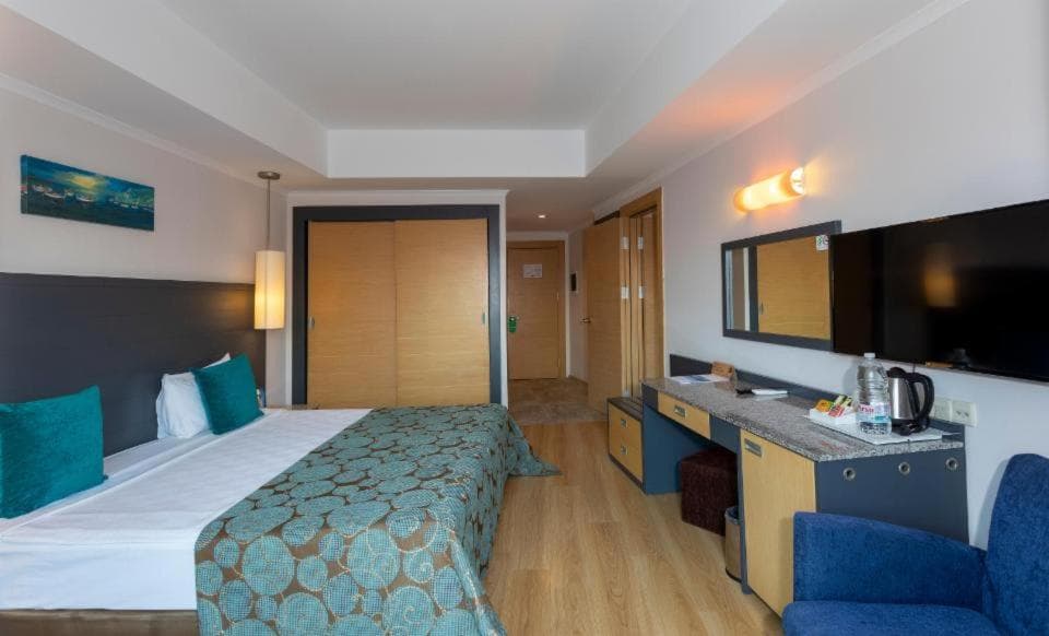 Sealight Resort Hotel - 13