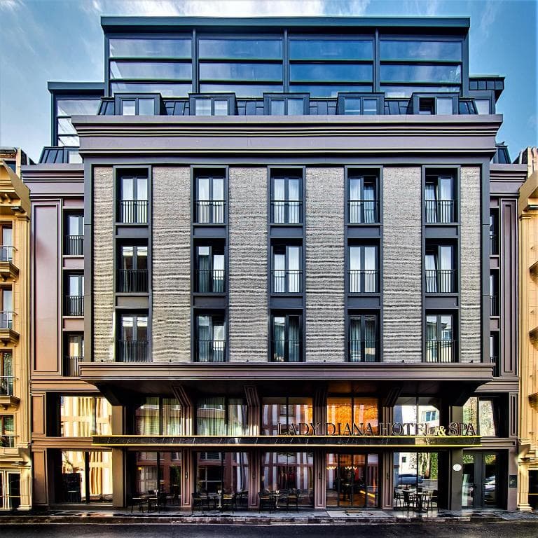 Lady Diana Hotel - 5