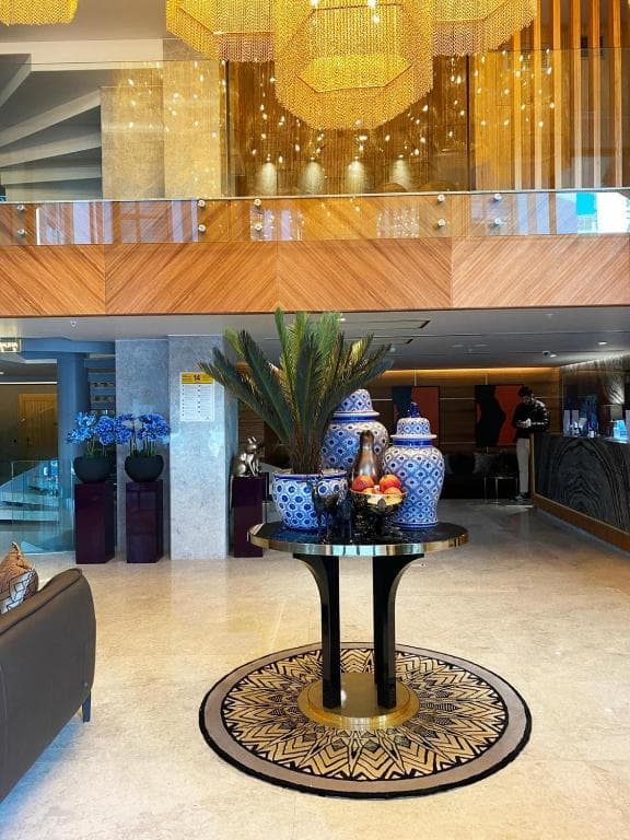 Lady Diana Hotel - 6