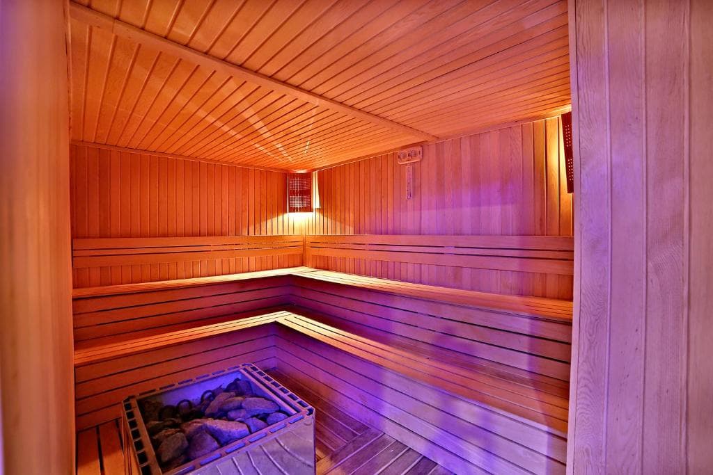 Lady Diana Hotel - 15