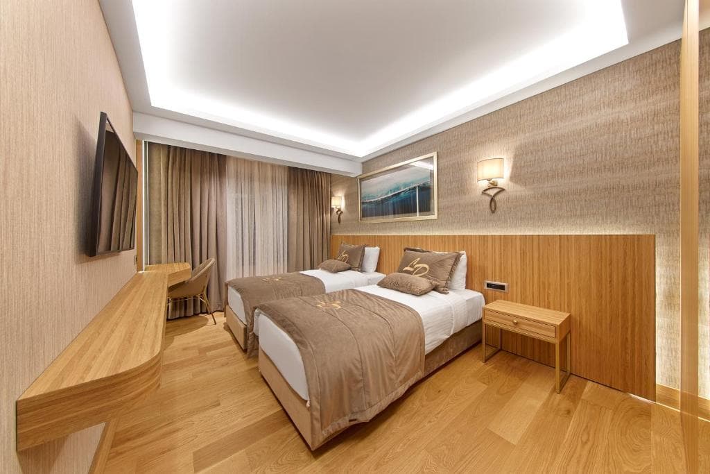 Lady Diana Hotel - 17