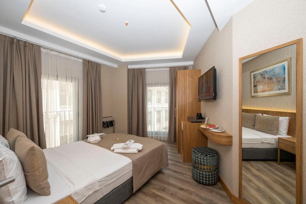 Ravi Hotel - 7