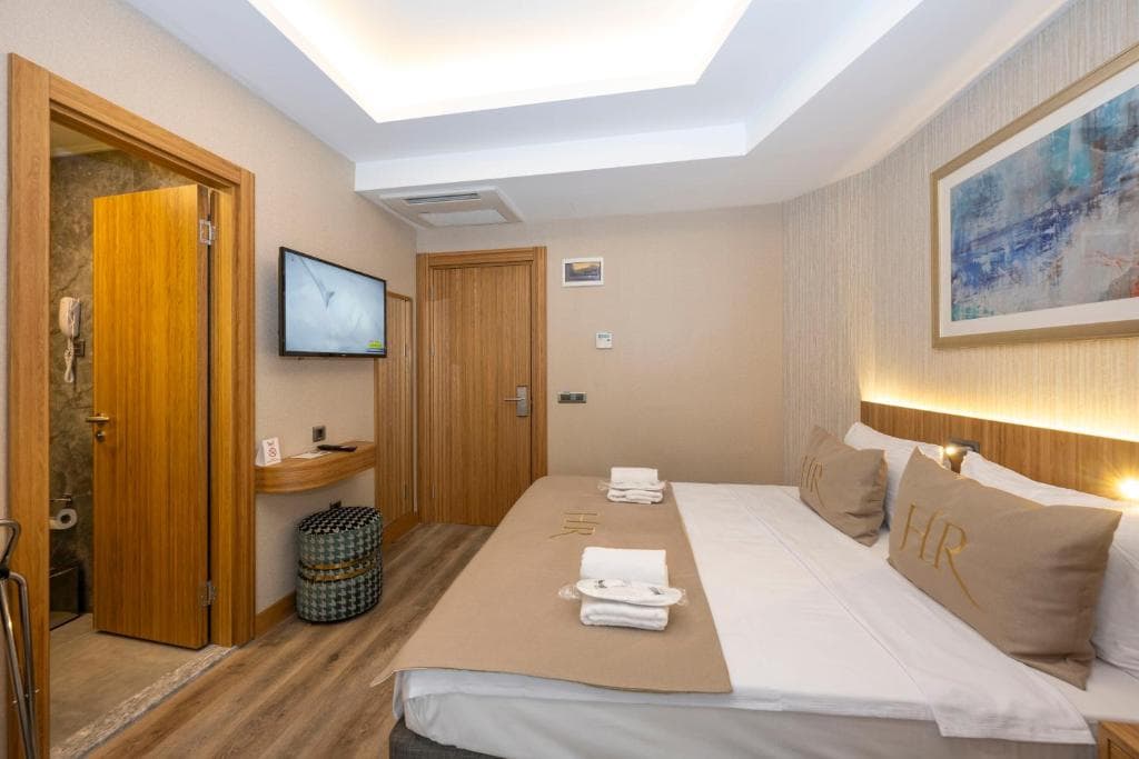 Ravi Hotel - 11