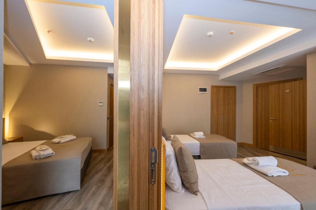 Ravi Hotel - 14