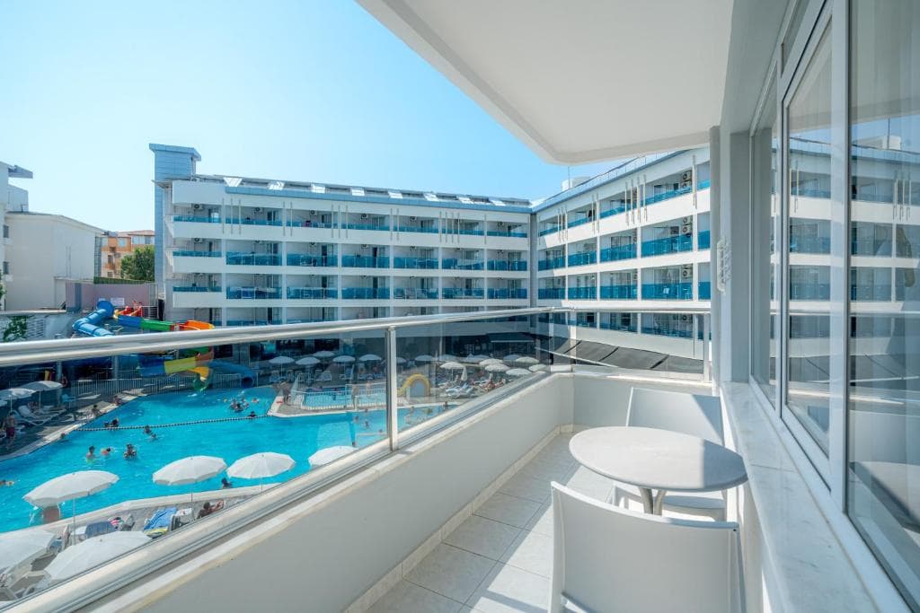 Hotel Avena Resort And Spa - 4