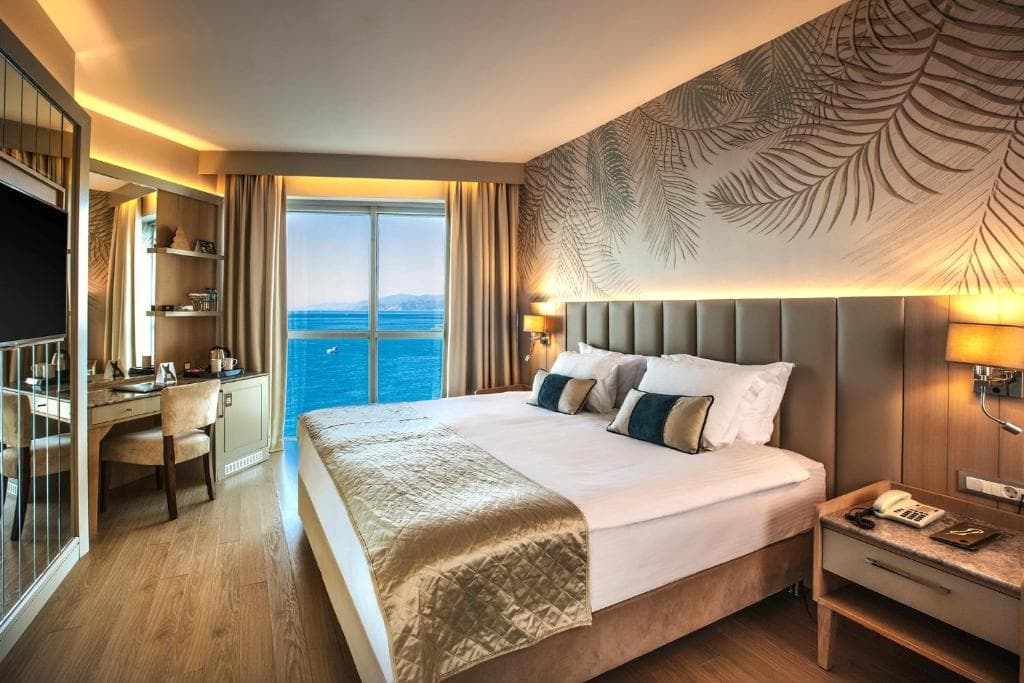 Hotel Charisma De Luxe - 2