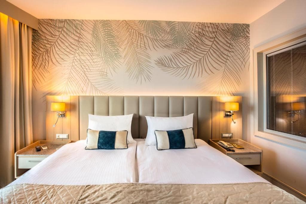 Hotel Charisma De Luxe - 7