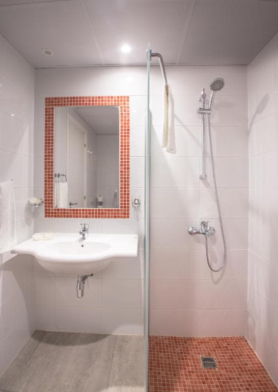 Hotel Nicholas Color - 25