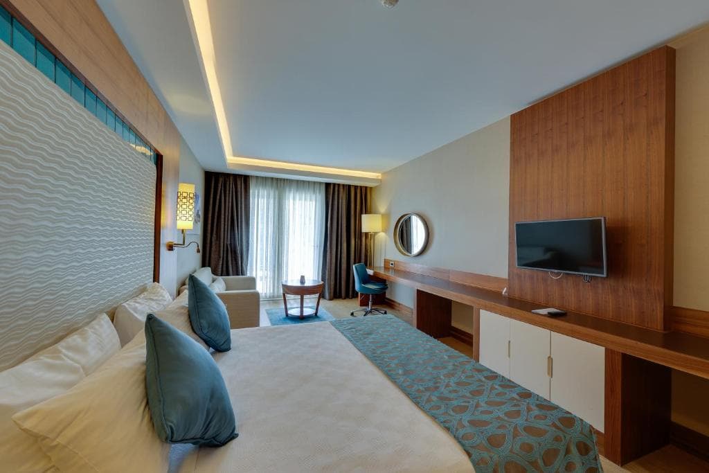 Hotel Ramada and Suites By Wyndham Kusadasi - 25