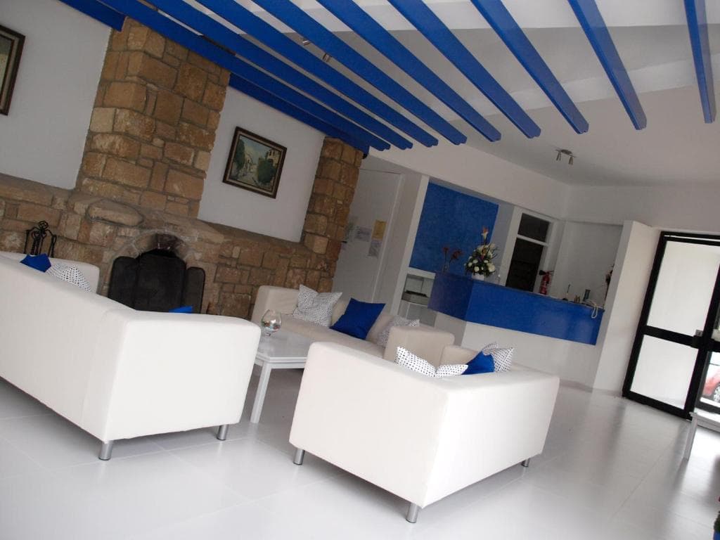 Hilltop Gardens Hotel Apartments - 17