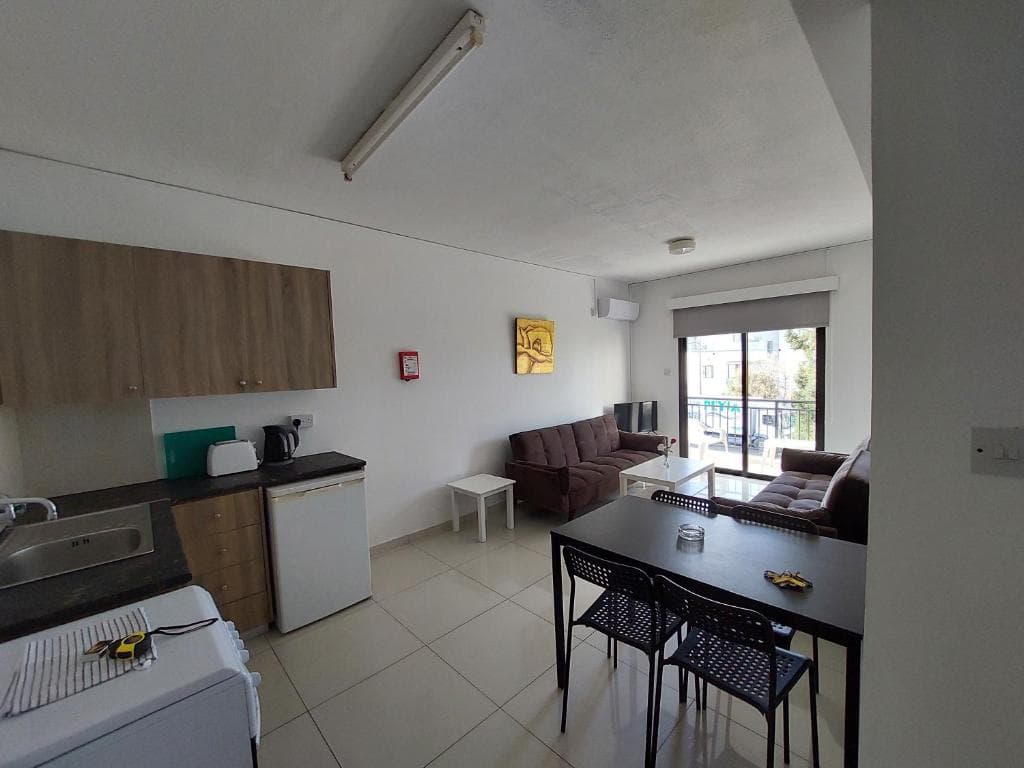 Hilltop Gardens Hotel Apartments - 29